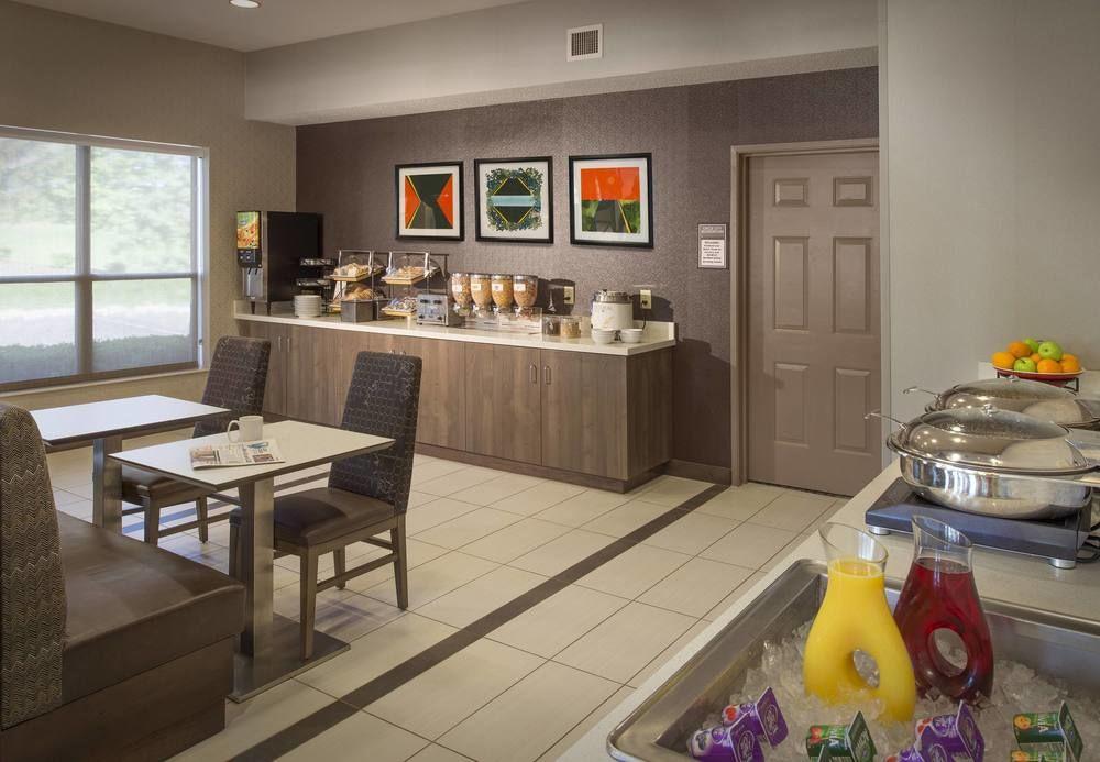 Residence Inn Indianapolis Airport Exterior photo