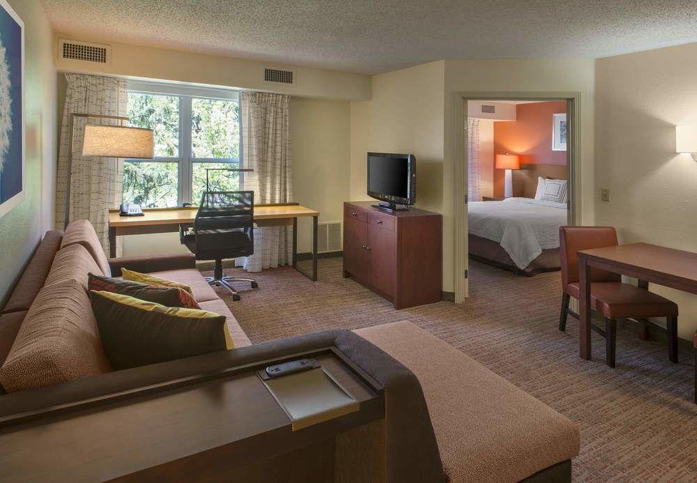 Residence Inn Indianapolis Airport Exterior photo