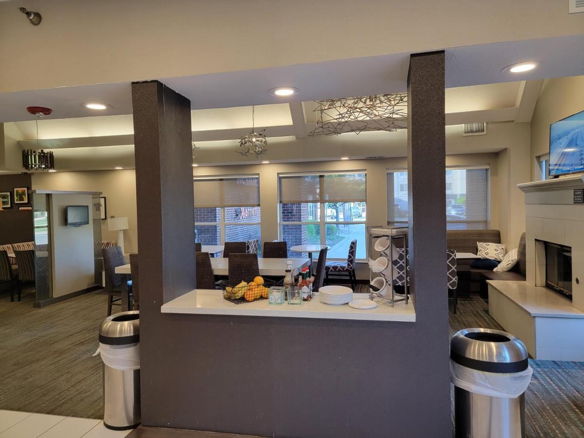 Residence Inn Indianapolis Airport Exterior photo