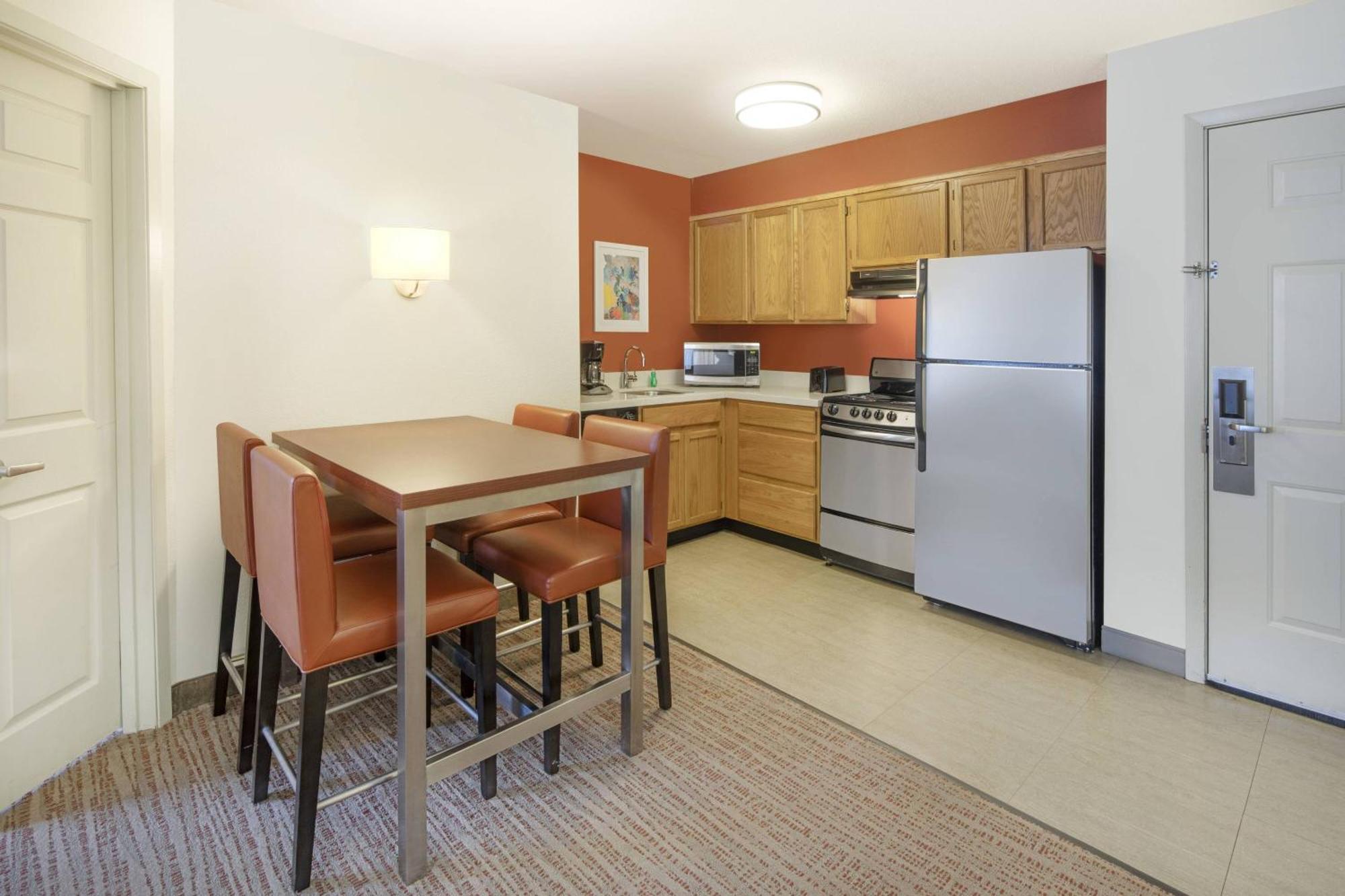 Residence Inn Indianapolis Airport Exterior photo