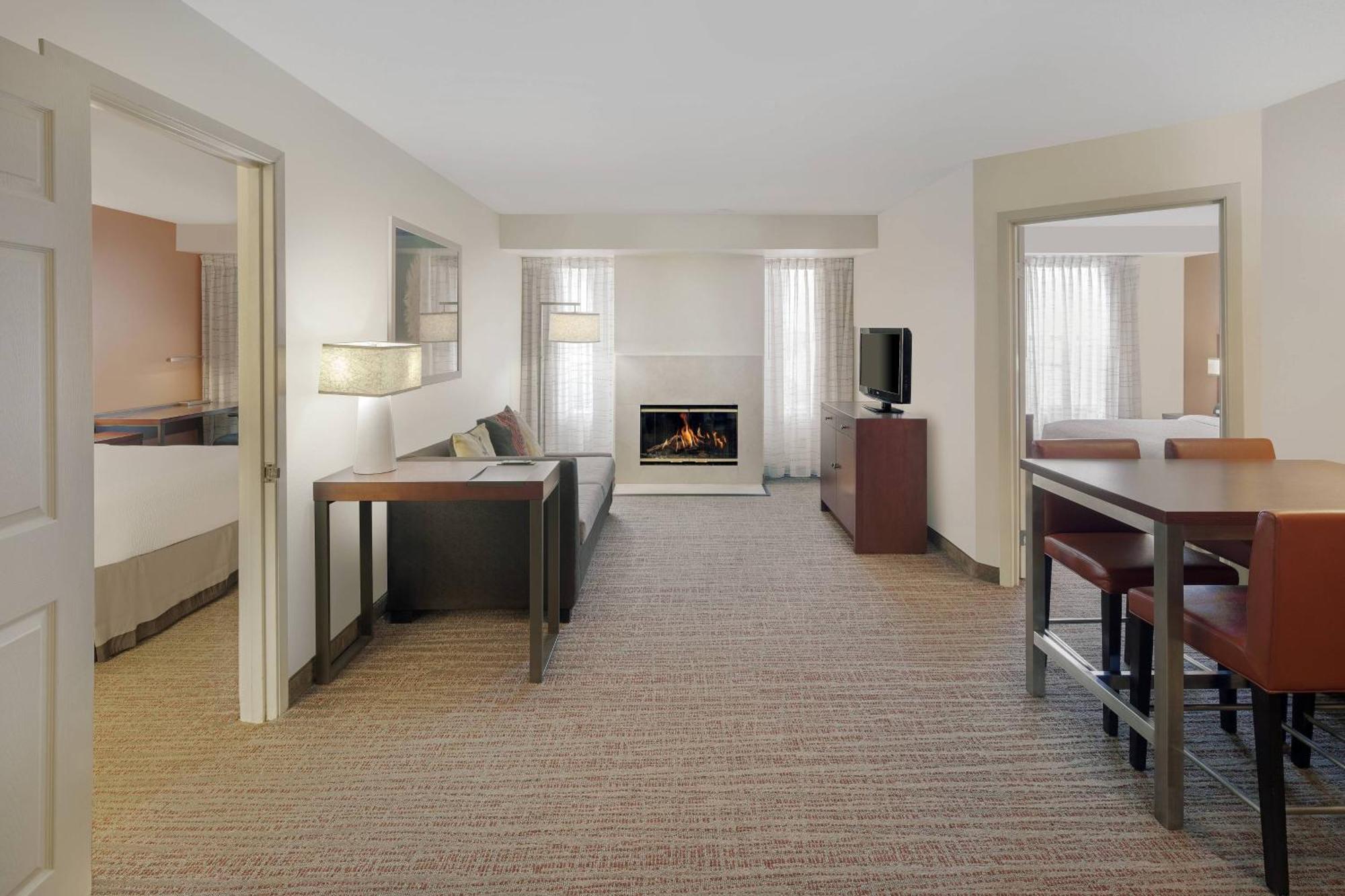 Residence Inn Indianapolis Airport Exterior photo
