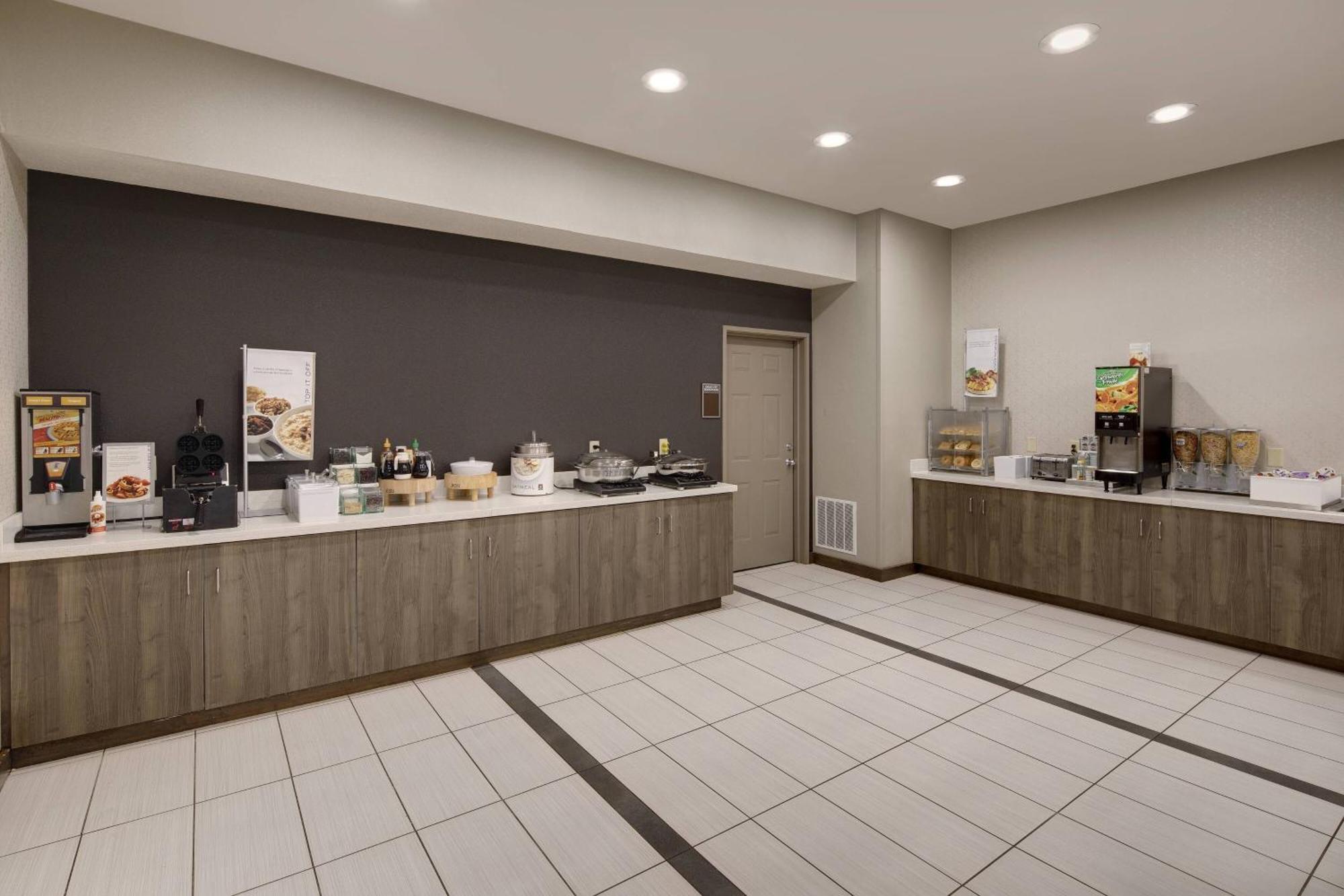 Residence Inn Indianapolis Airport Exterior photo