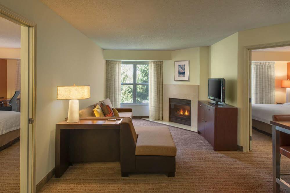 Residence Inn Indianapolis Airport Exterior photo